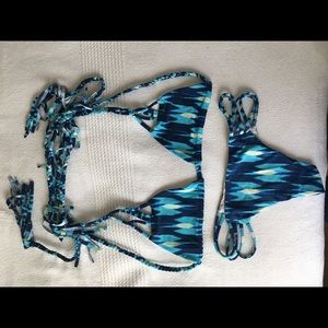 Acacia blue cantik bikini top